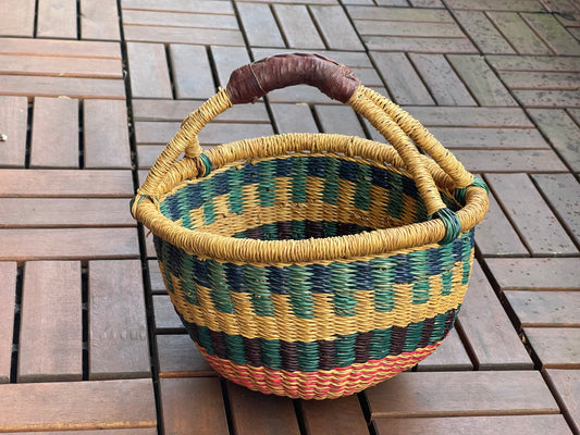 rundes handgewebtes Körbchen klein - Bolga Basket - Korb rund und bunt, afrikanische Deko aus Bolgatanga, Picknickkörbchen - fair