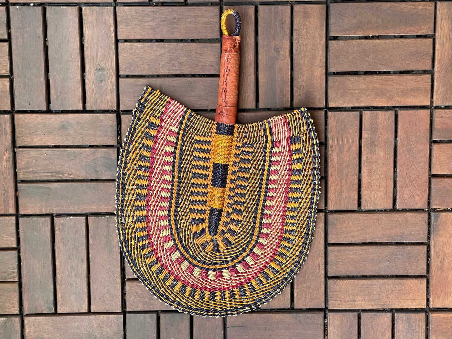 handgewebter Strohfächer - Bolga Basket - afrikanischer Fan /Fächer, bunt, aus Bolgatanga/ Ghana; Deko / Wandbehang - fair