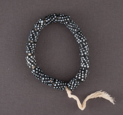 schwarzweißes, afrikanisches Armband / Perlenarmband aus recyceltem Glas, handgemalt, Beads aus Ghana Freundschaftsarmband Partnerarmband