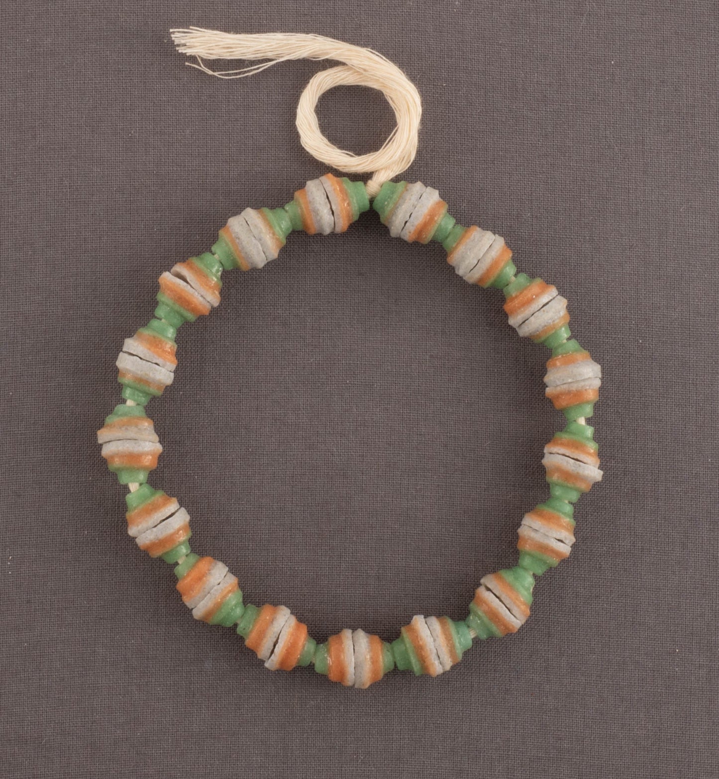 grünes, gelbes afrikanisches Armband / Perlenarmband aus recyceltem Glas, handgemalt, Beads aus Ghana Freundschaftsarmband Partnerarmband